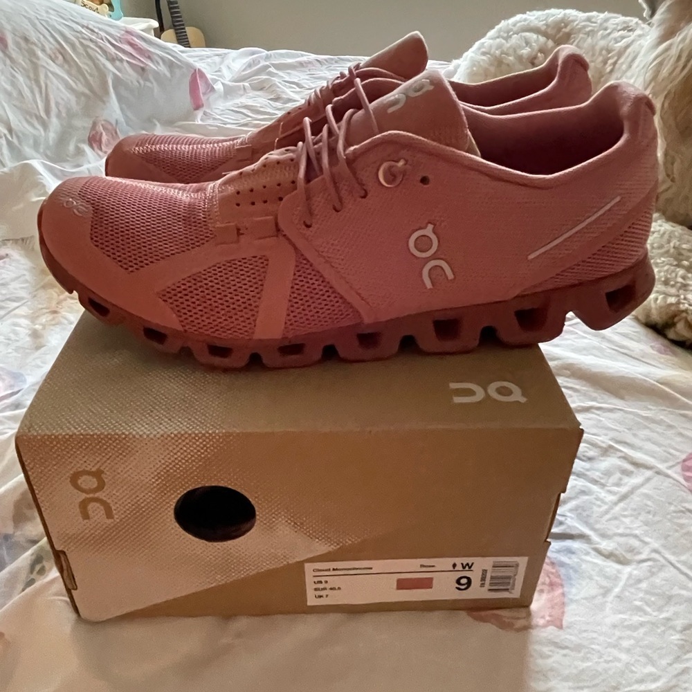 On Cloud Monochrome women shoe size 9